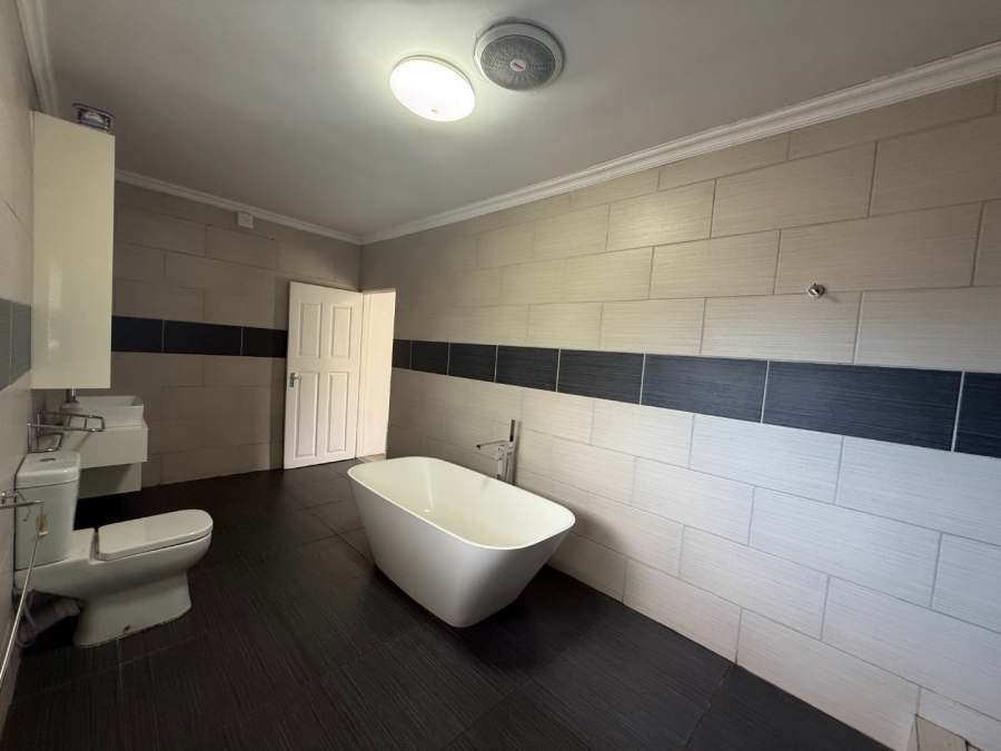 5 Bedroom Property for Sale in Bayswater Free State